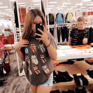 Meet your Posher, Marissa